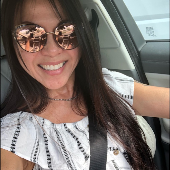 Meet your Posher, Beatriz - Picture 3 of 8